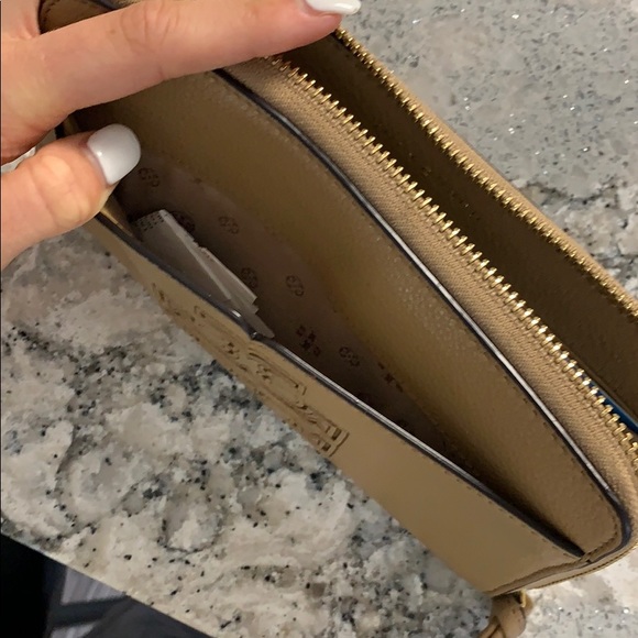 Tory Burch Wallet - Picture 5 of 5